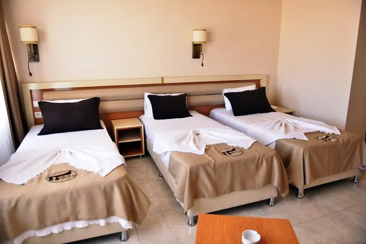 Мидьят: Akitu Hotel