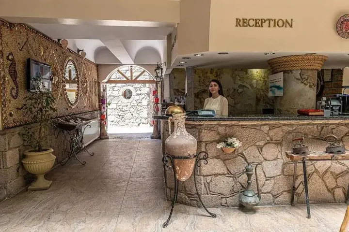 Бехрамкале: Tas Hotel 17