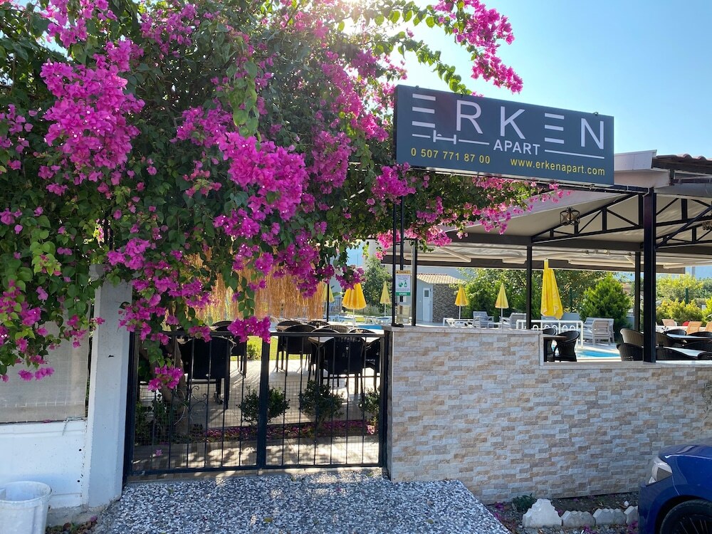Дальян: Erken Apart