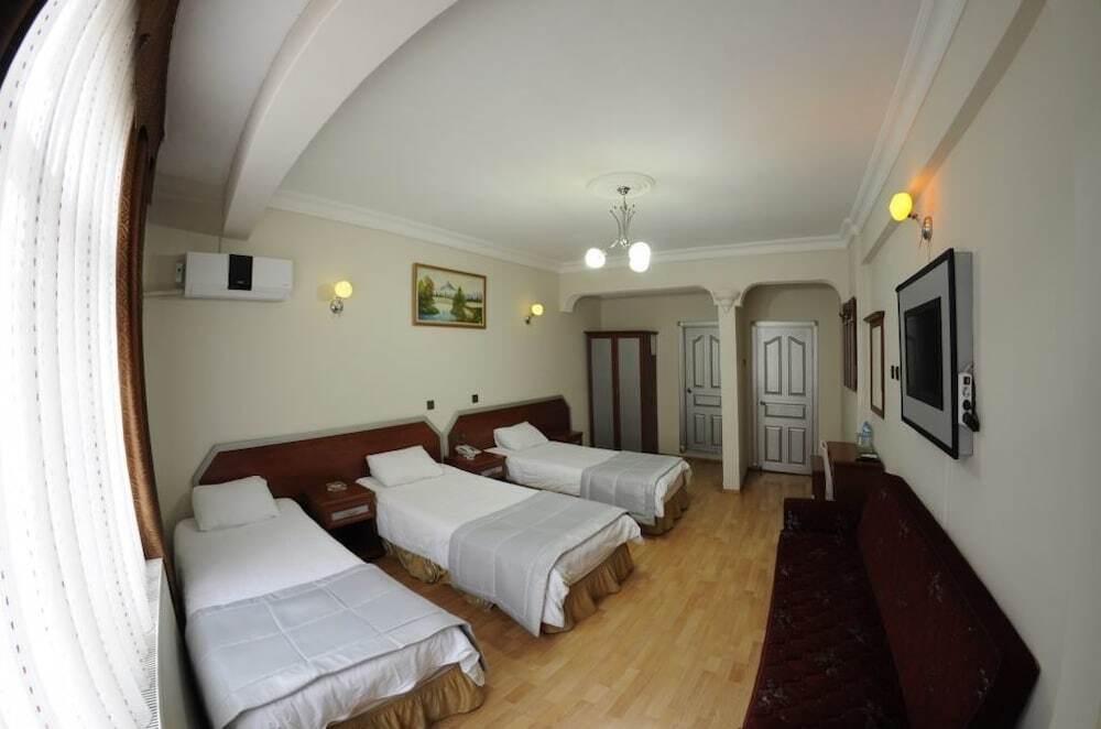 Тосия: Hotel Ekmekçiler