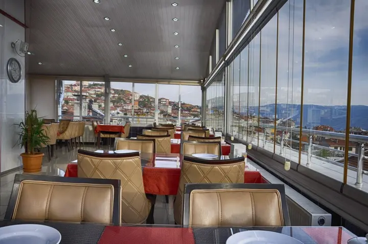 Тосия: Hotel Ekmekçiler