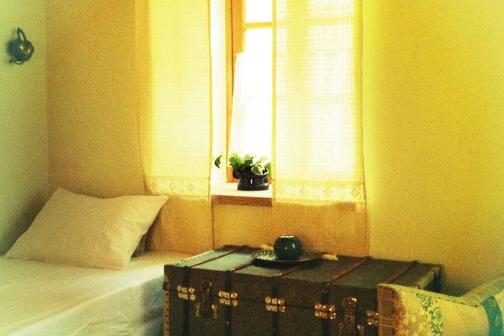 Айвалык: Florina House