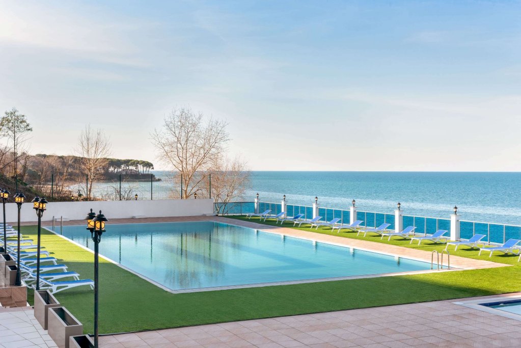 Унье: Ramada Resort by Wyndham Unye