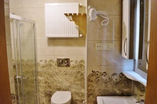 Янык: Mersu A'la Hotel