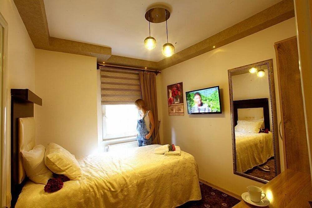 Унье: City Hotel