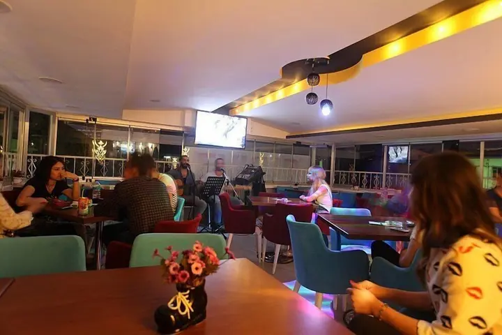 Унье: City Hotel