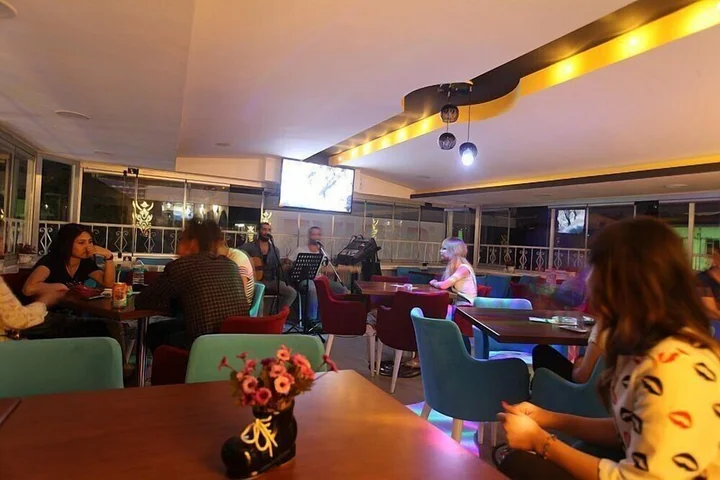 Унье: City Hotel