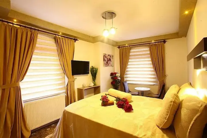 Унье: City Hotel