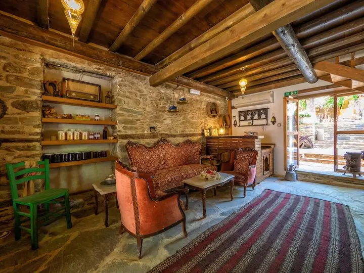 Салихли: Birgi Yeni Gelin Evi