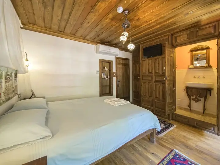 Салихли: Birgi Yeni Gelin Evi