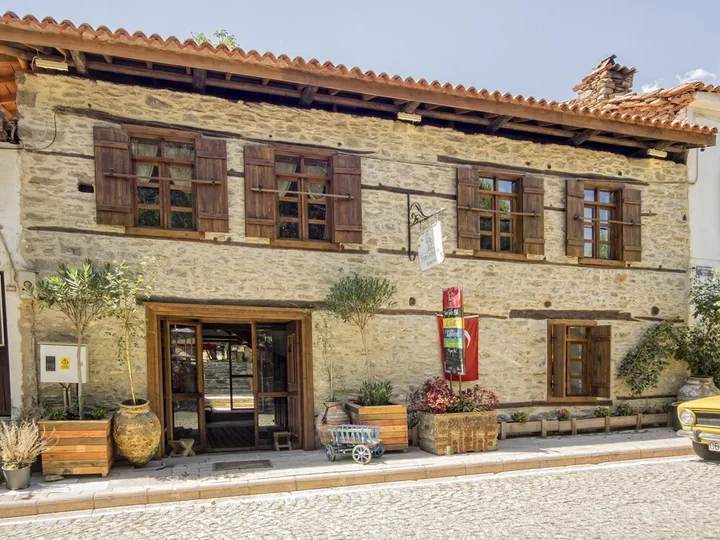 Салихли: Birgi Yeni Gelin Evi