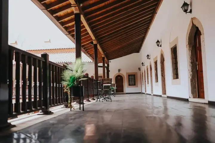 Айдын: Zi̇nci̇rli̇ Han Oteli̇