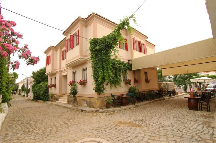 Бозджаада: Bozcaada Biz Otel