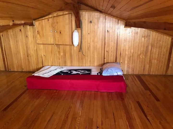 Айвалык: Tarihi Kucuk Tas Konak