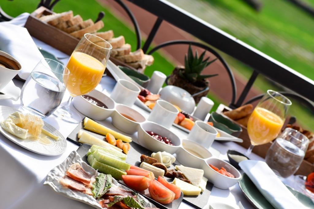 Гузеляли: Hotel Caeli