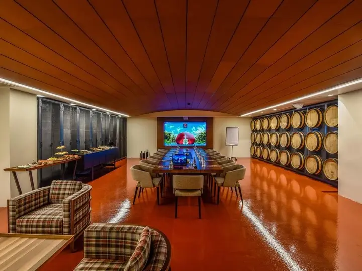 Гузеляли: Hotel Caeli