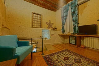 Учисар: La Casa Cave