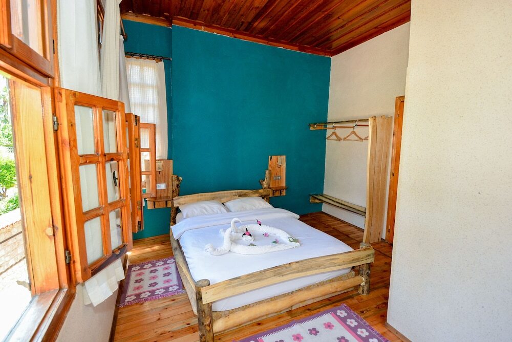 Анталья: Wood House