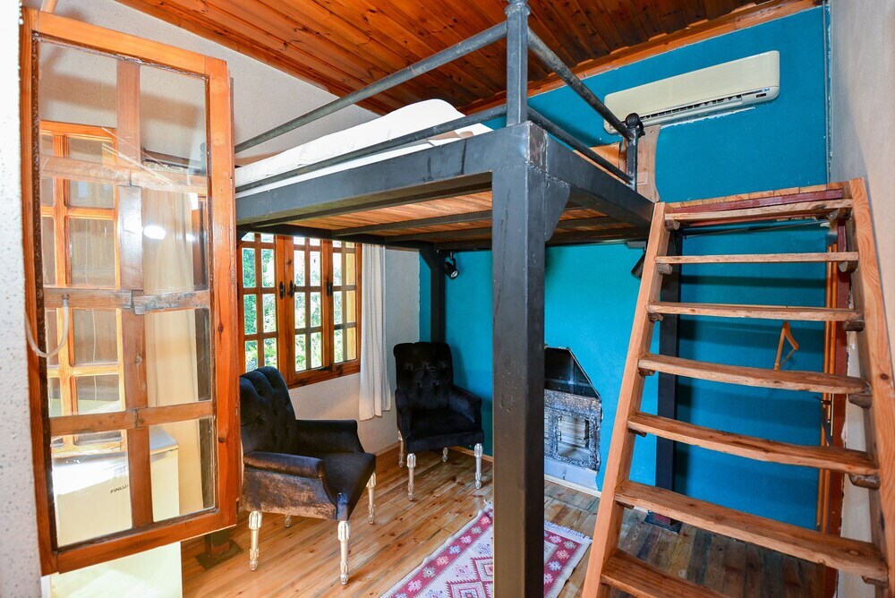 Анталья: Wood House