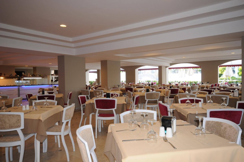 Мармарис: Caprice Beach Hotel