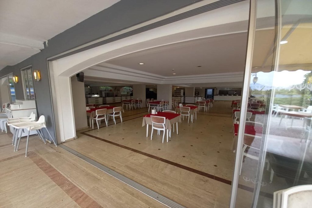 Мармарис: Caprice Beach Hotel
