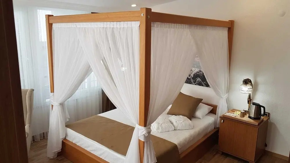 Мармара: Queen Hotel