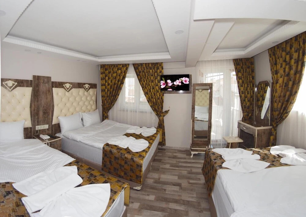 Мармара: Queen Hotel