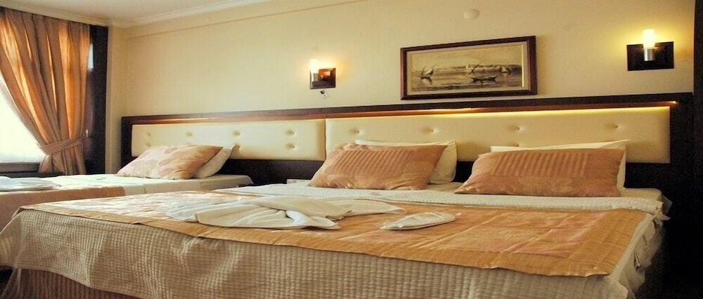 Стамбул: Hotel Rougenoire
