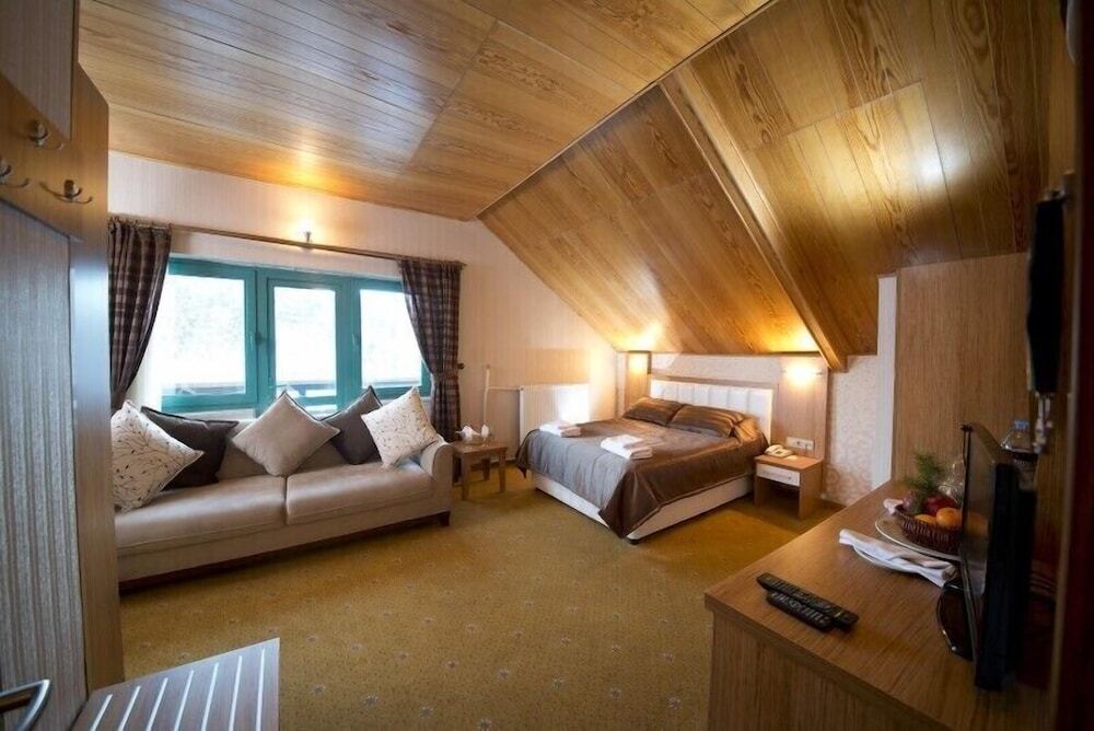 Сарыкамыш: Hotel Camkar