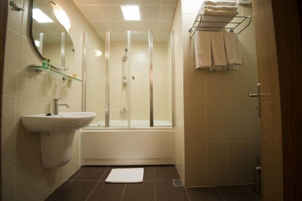 Сарыкамыш: Hotel Camkar