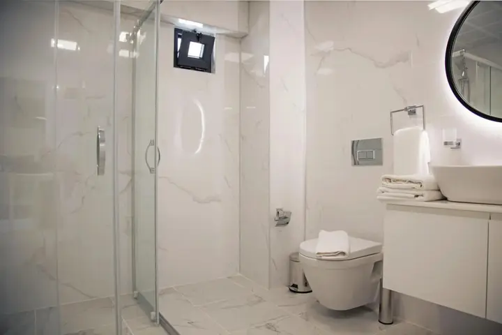 Чамьюва: Flower Hotel