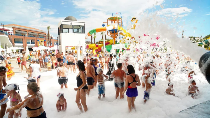 Окурджалар: Club Aqua Plaza