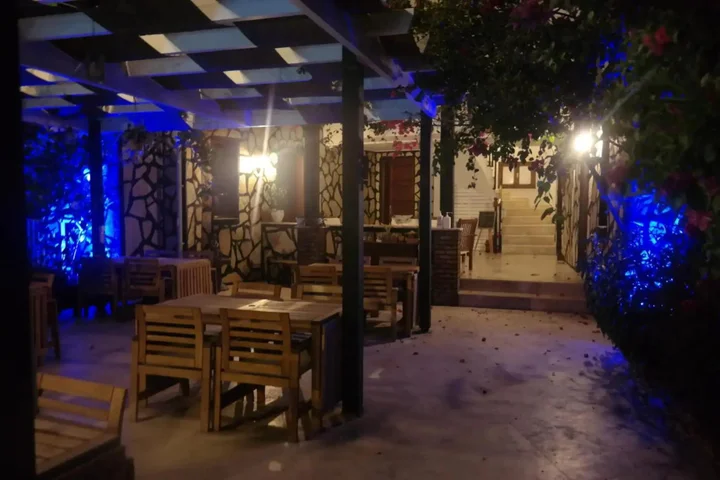 Дальян: Dalyan Dostlari Evi