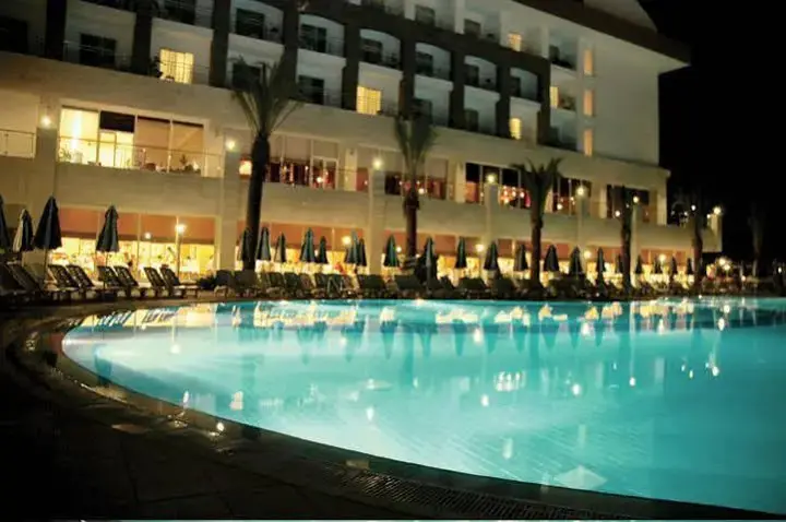 Кемер: The Maxim Resort