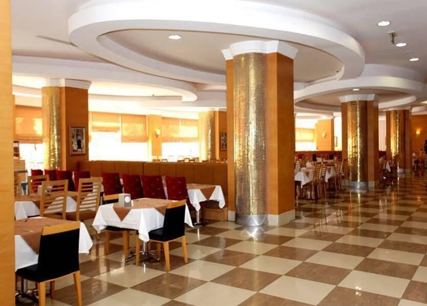 Кемер: The Maxim Resort