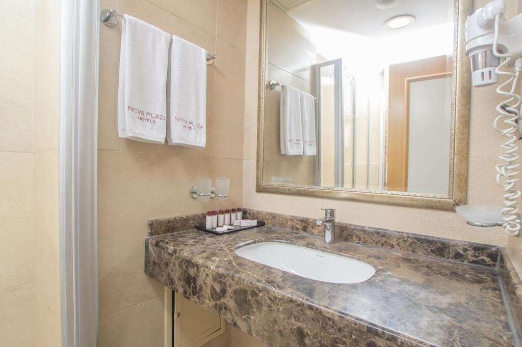 Стамбул: Crestium Hotel Prime Square