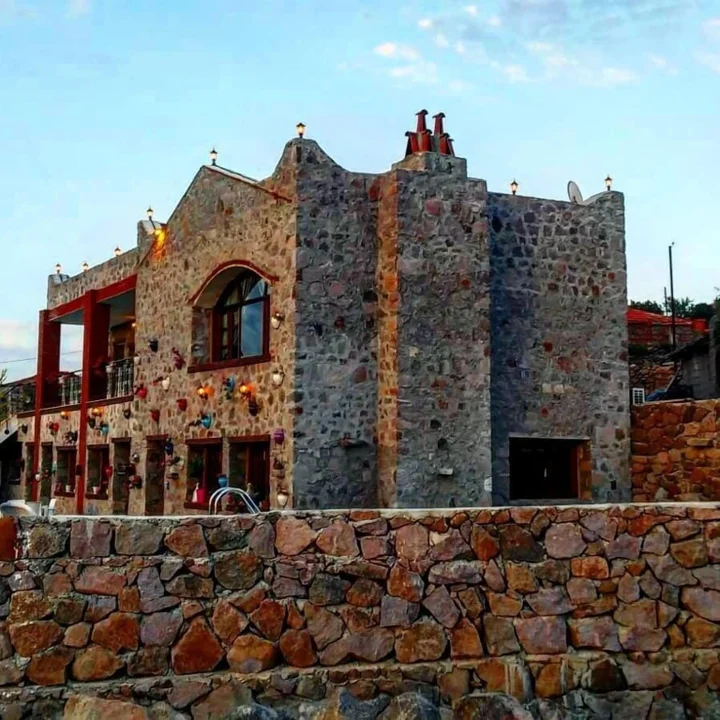 Дикили: Gulnar Sultan Tas Konak