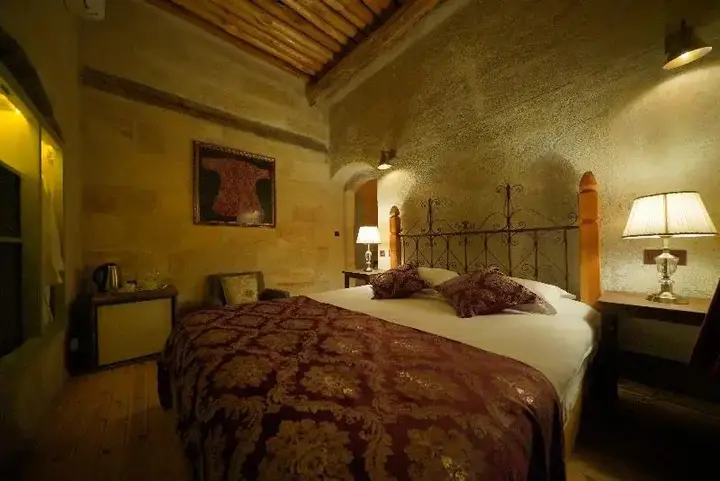 Учисар: Takaev Cave Hotel
