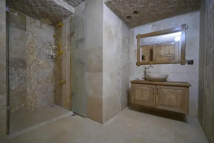 Учисар: Takaev Cave Hotel