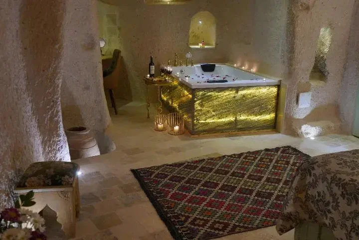 Учисар: Takaev Cave Hotel