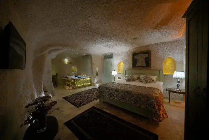 Учисар: Takaev Cave Hotel