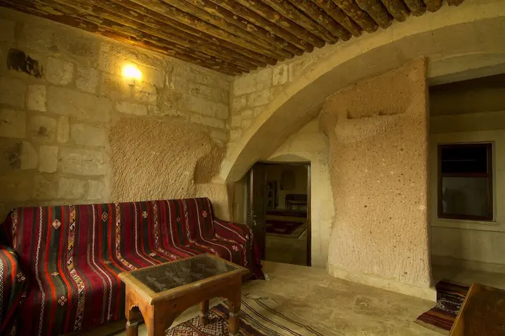 Учисар: Takaev Cave Hotel