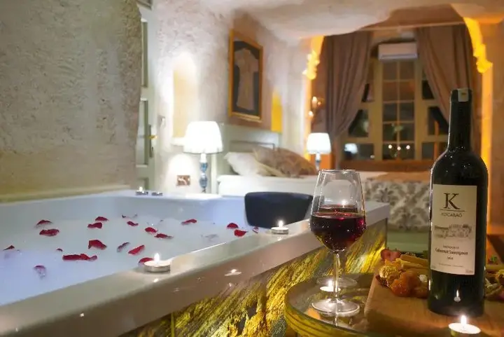 Учисар: Takaev Cave Hotel