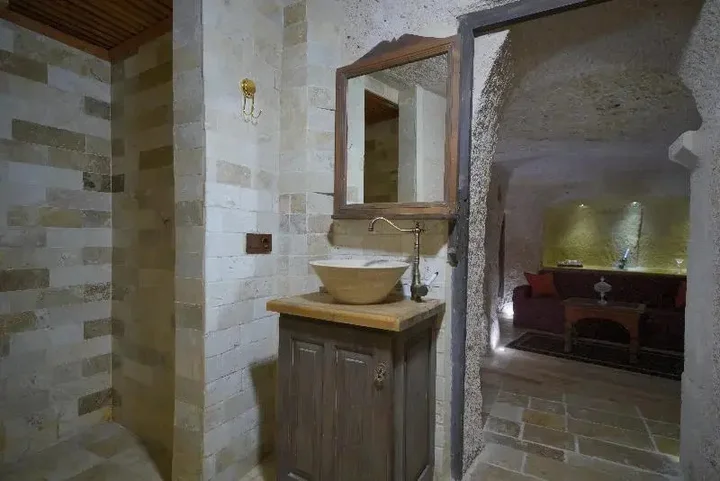 Учисар: Takaev Cave Hotel