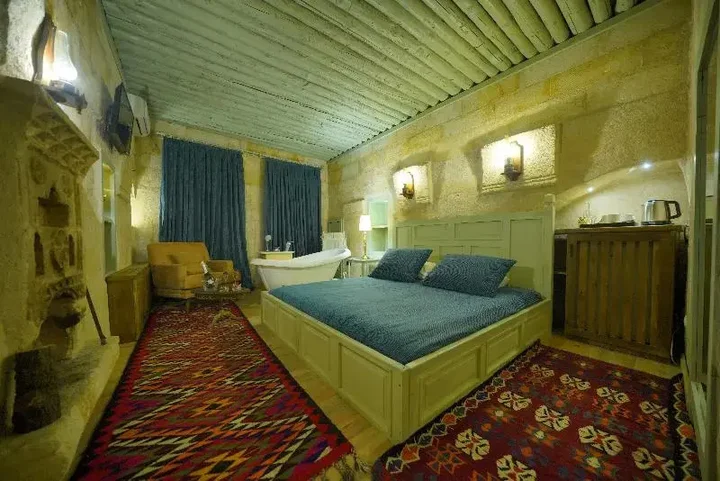Учисар: Takaev Cave Hotel