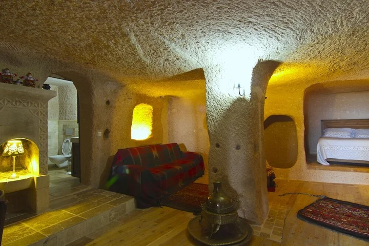 Учисар: Takaev Cave Hotel