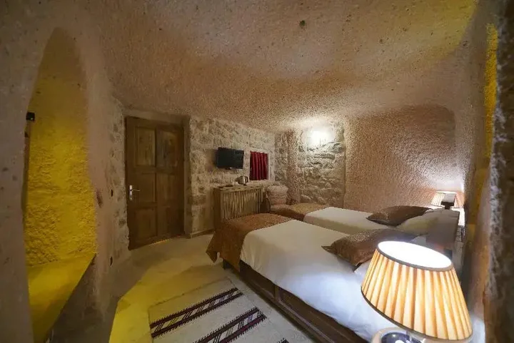 Учисар: Takaev Cave Hotel