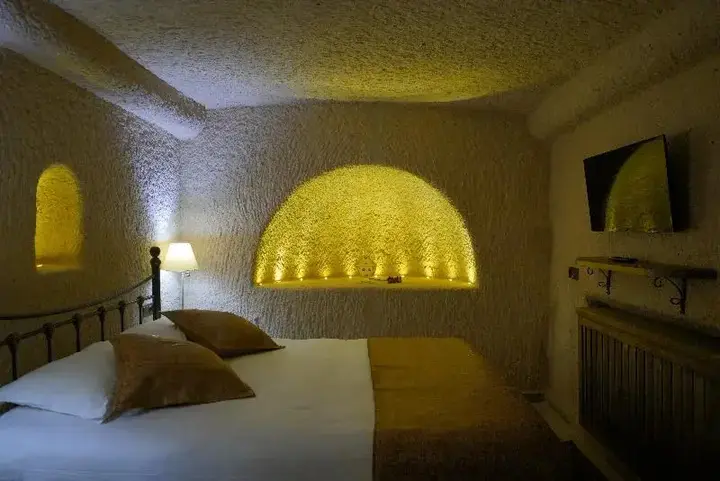 Учисар: Takaev Cave Hotel