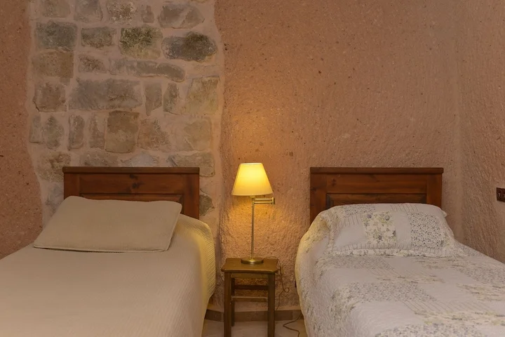 Учисар: Takaev Cave Hotel