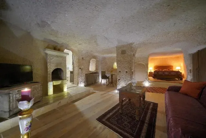 Учисар: Takaev Cave Hotel